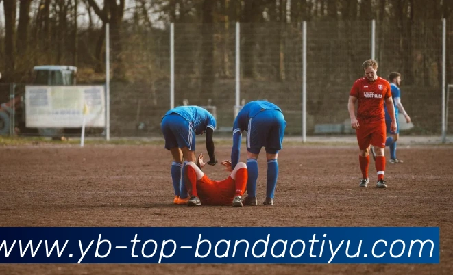 张佳玮分析库里与JB的配合策略及其对球队表现的影响