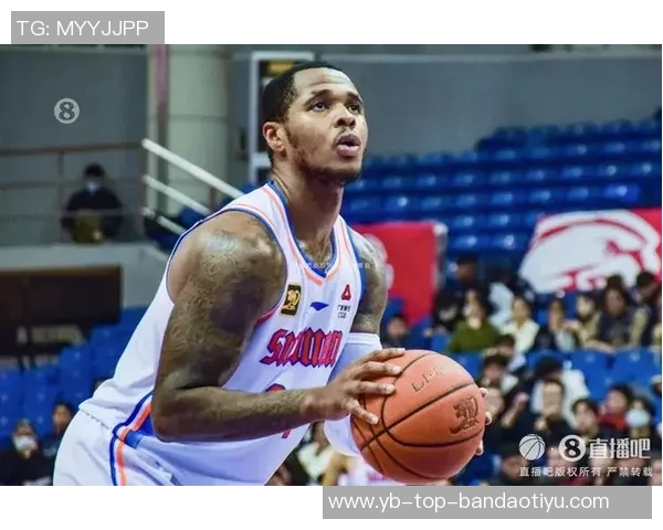 亨特表现出色三分球命中率高达57贡献17分4篮板4助攻正负值正面 亨特表现出色三分球命中率高达57贡献17分4篮板4助攻正负值正面