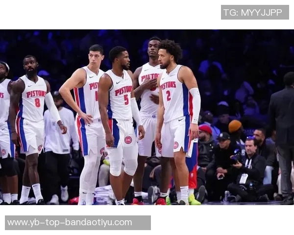 76人对决骑士首发阵容揭晓马克西乔治恩比德携手出战米切尔领衔骑士